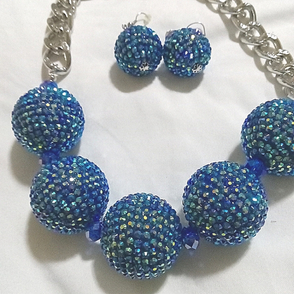 Glitter Ball statement Necklace NWOT